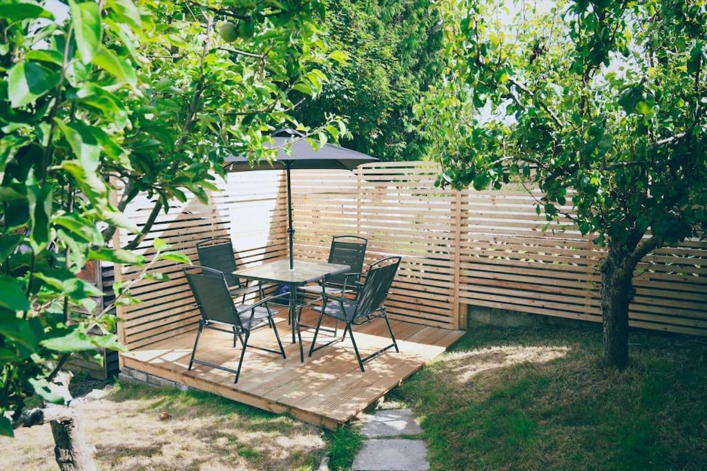The Palm House Falmouth - Minutes From The Beach! エクステリア 写真