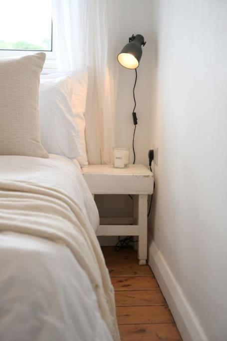 The Palm House Falmouth - Minutes From The Beach! エクステリア 写真